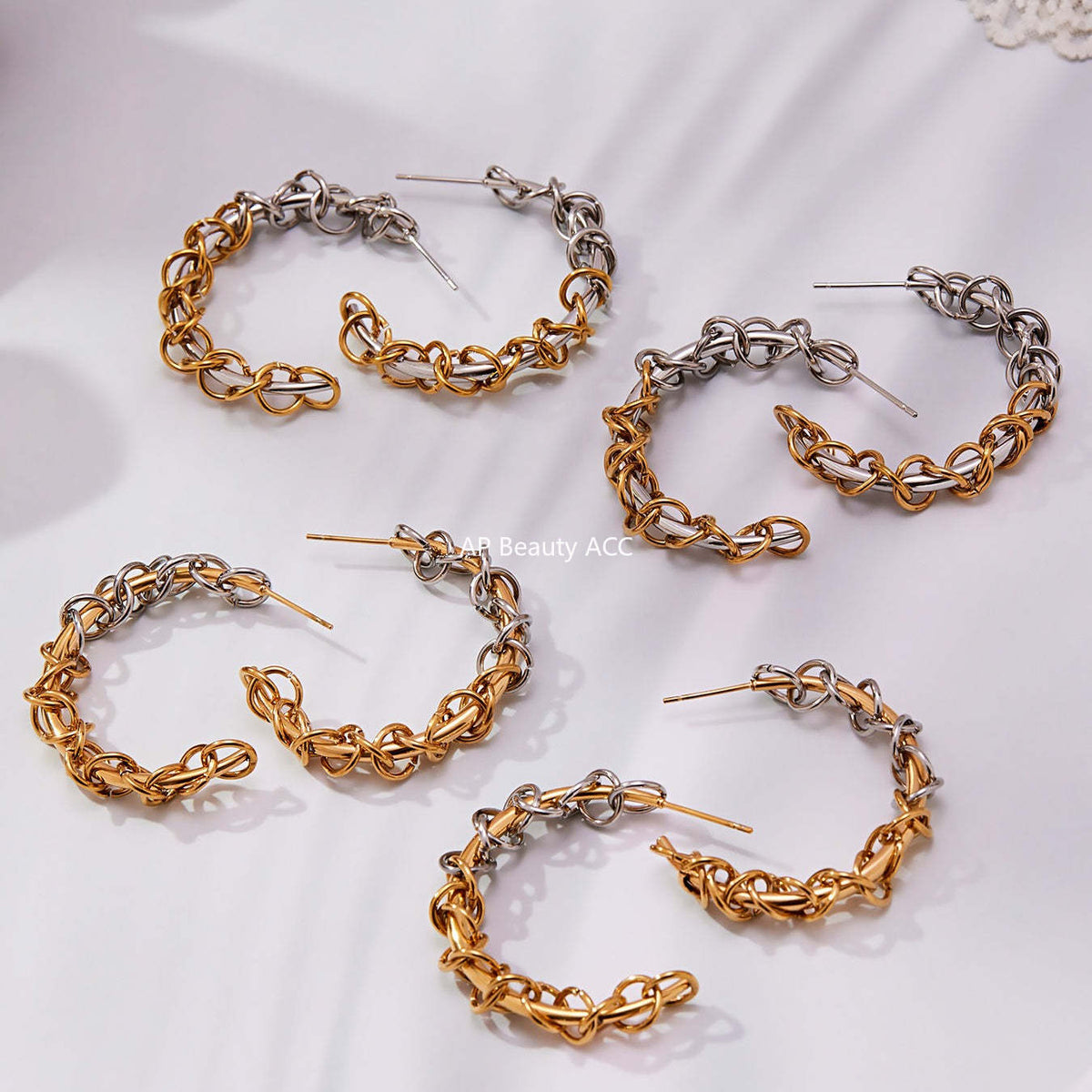 D관 - 스테인리스 18K 도금 투톤 꼬임 C형 귀걸이 [F677] 25.10-5