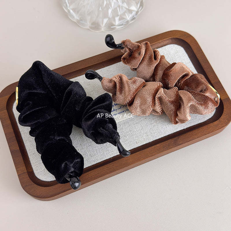 E관 - 벨벳 소재 주름 디자인 집게핀 [27709] 25.11-3