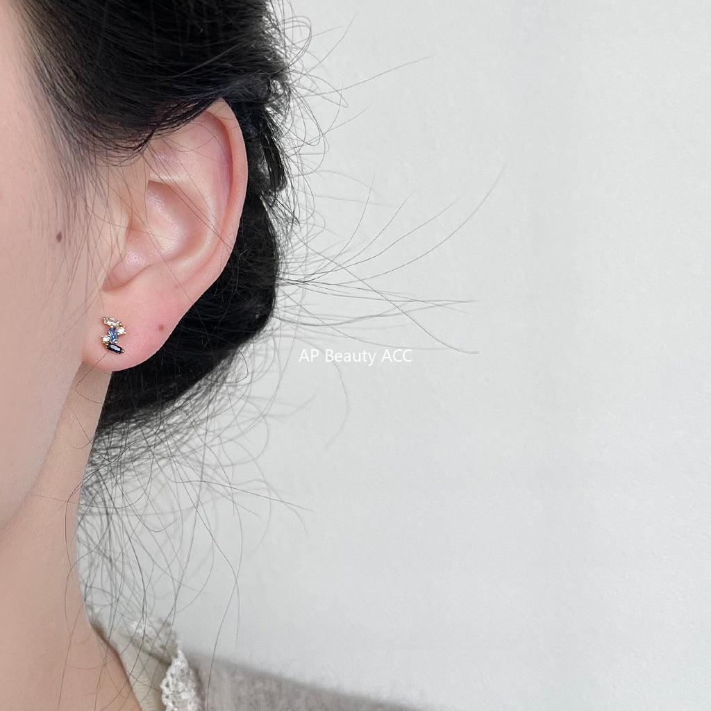 C관 - 미니 큐빅 14K 도금 기하학 은침 데일리 귀걸이 [3627] 24.03-1