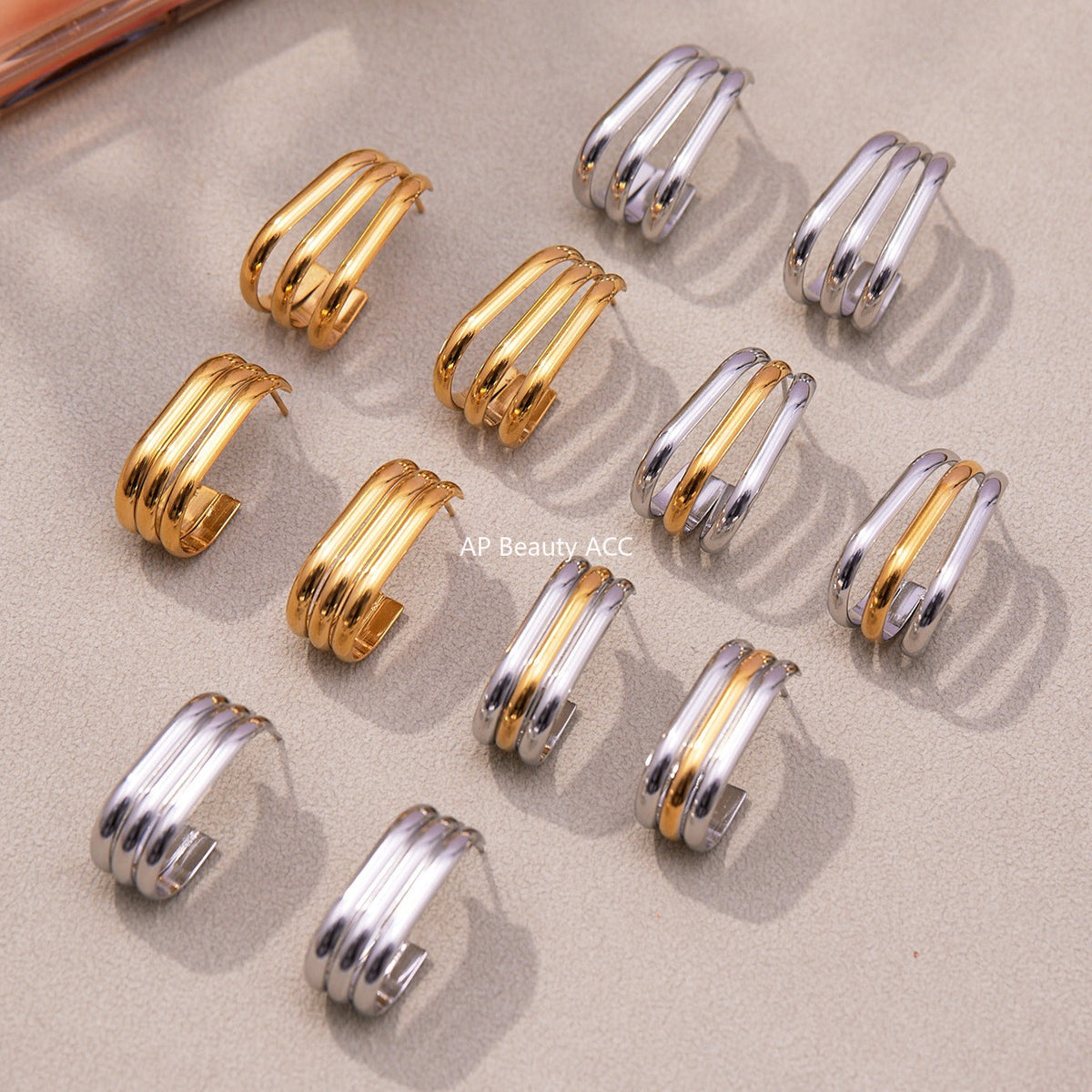 D관 - 스테인리스 18K 도금 레이어 하트 트위스트 귀걸이 [F753] 25.11-1