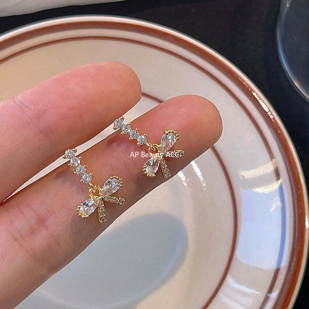 C관 - 고급스러운 큐빅 리본 귀걸이 [1399] 24.05-2