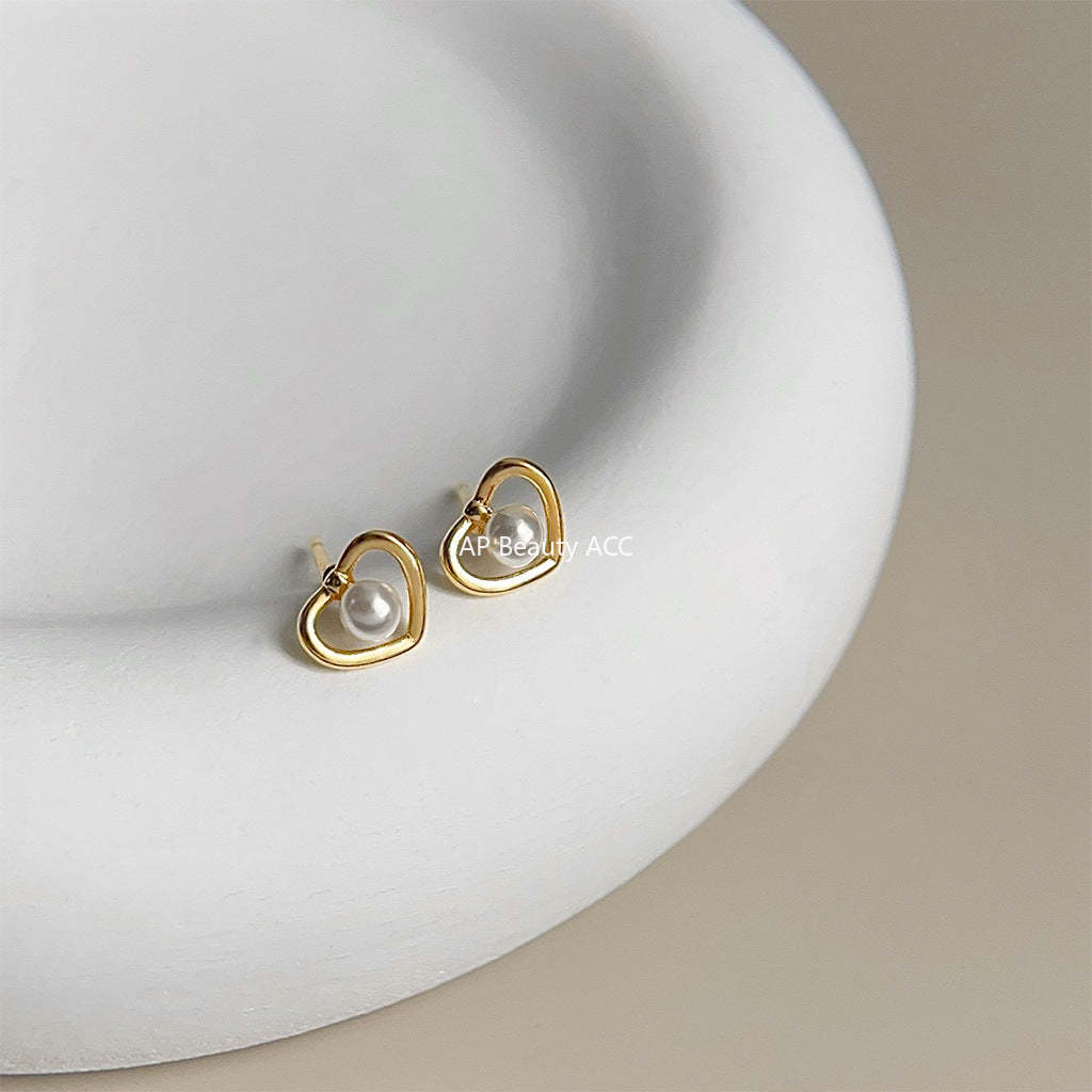 C관 - 데일리 미니 하트 14K 도금 은침 귀걸이 [3783] 24.04-3