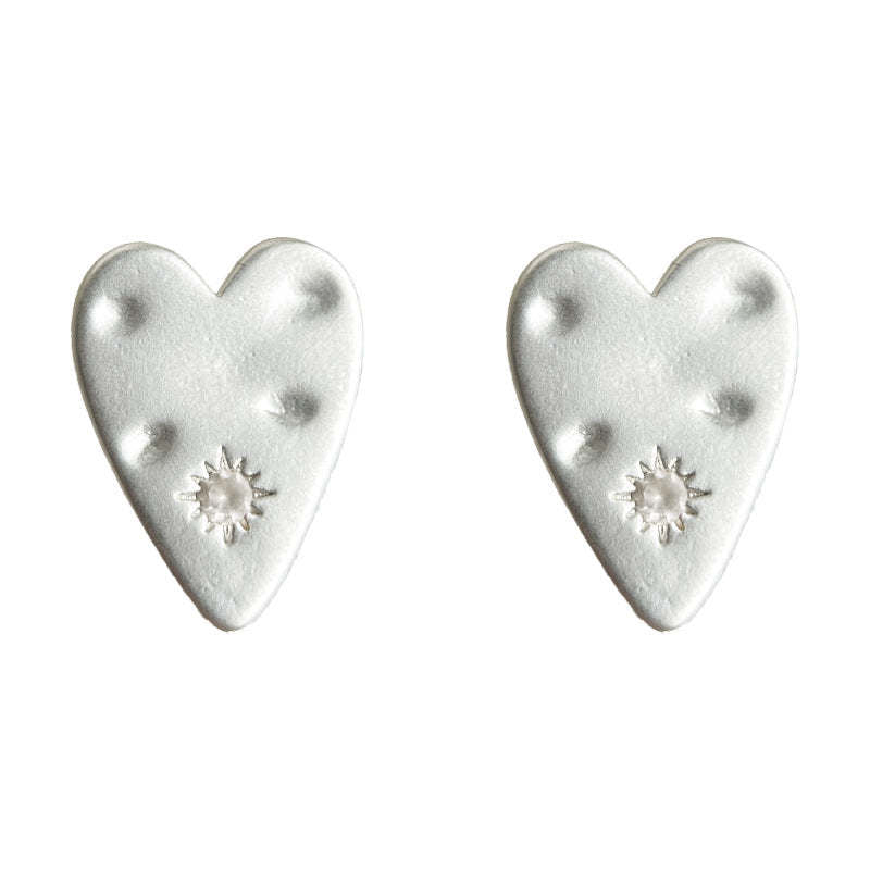 C관 - 무광 실버톤 하트 디자인 925 은침 귀걸이 [5580] 25.03-1