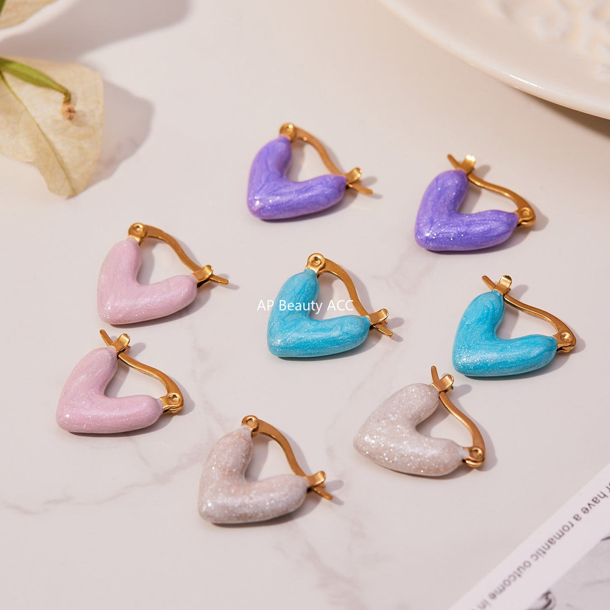 D관 - 티타늄 스틸 언밸런스 하트 18K 도금 귀걸이 [F924] 25.11-2