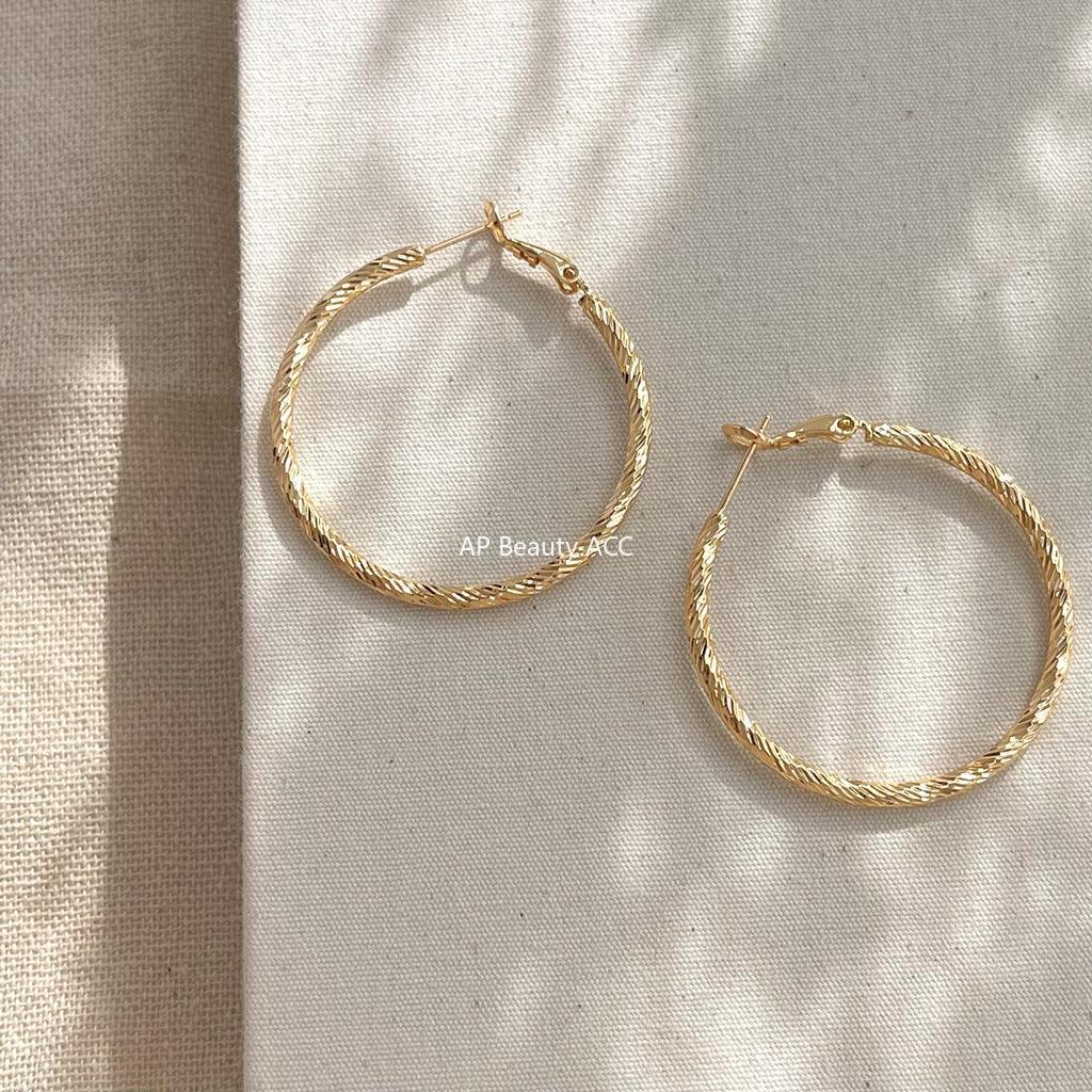 C관 - 메탈 꼬임 디자인 14K 도금 은침 귀걸이 [5725-5730] 25.04-2