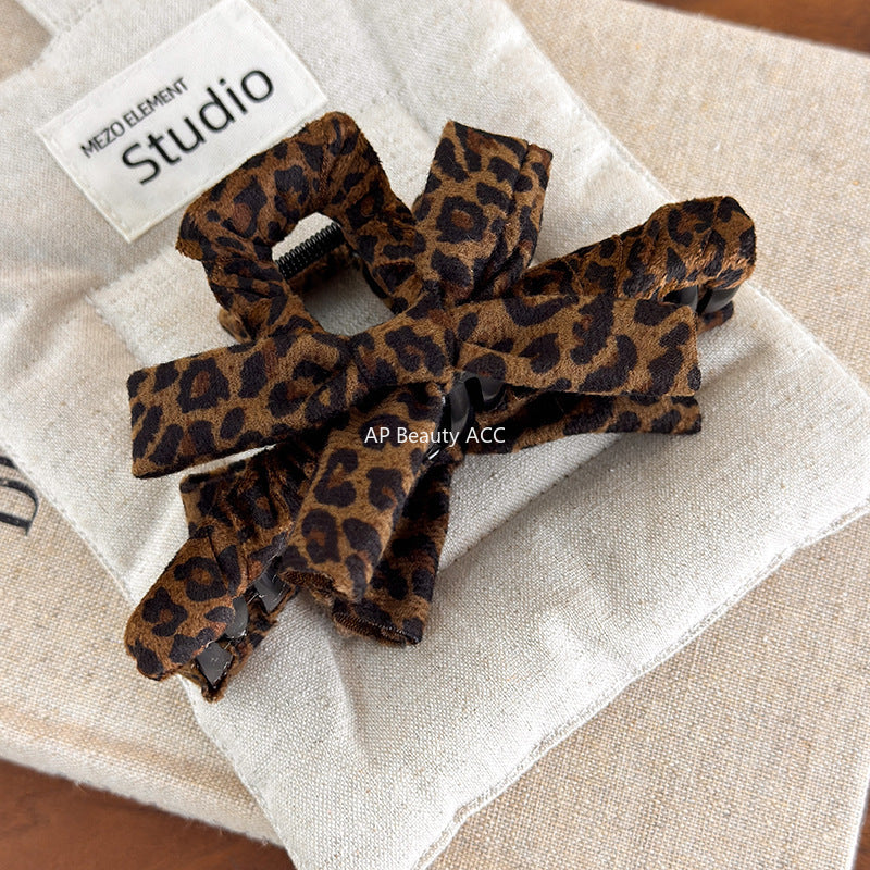 E관 - 호피무늬 패턴 리본 모양 대형 집게핀 [27570] 25.10-3