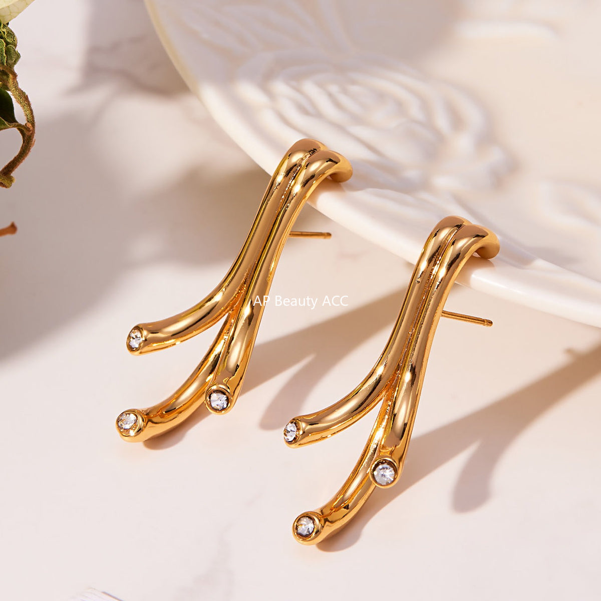 D관 - 미니 큐빅 물줄기 나무가지 모양 귀걸이 [F811] 25.11-1