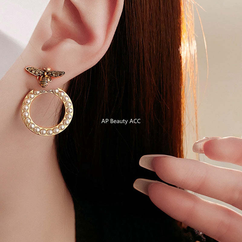 C관 - 큐빅 벌과 진주 귀걸이 프렌치 빈티지 귀걸이 [E499] 24.01-3