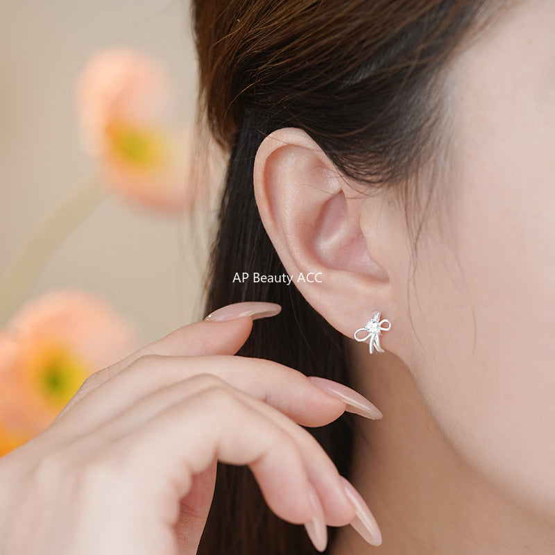 B관 - 925 실버 물방울 큐빅 리본 모양 귀걸이 [YC2510E_1] 25.11-1