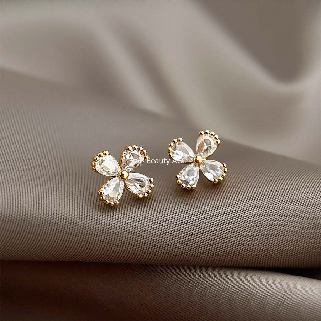 C관 - 큐빅 플라워 미니 디자인 14K 도금 귀걸이 [5680] 25.03-1