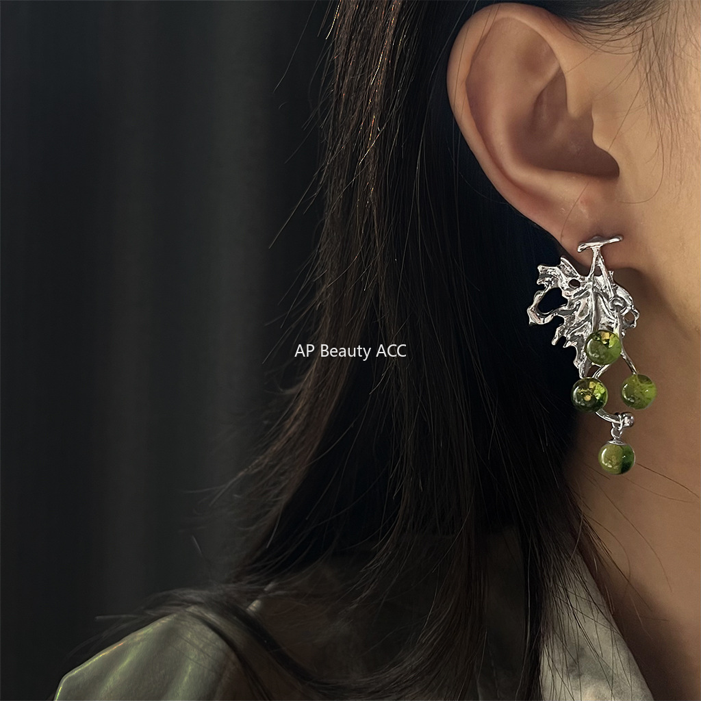 C관 - 과장된 포도 디자이너 독창적 스윗한 귀걸이 [4421] 24.07-1