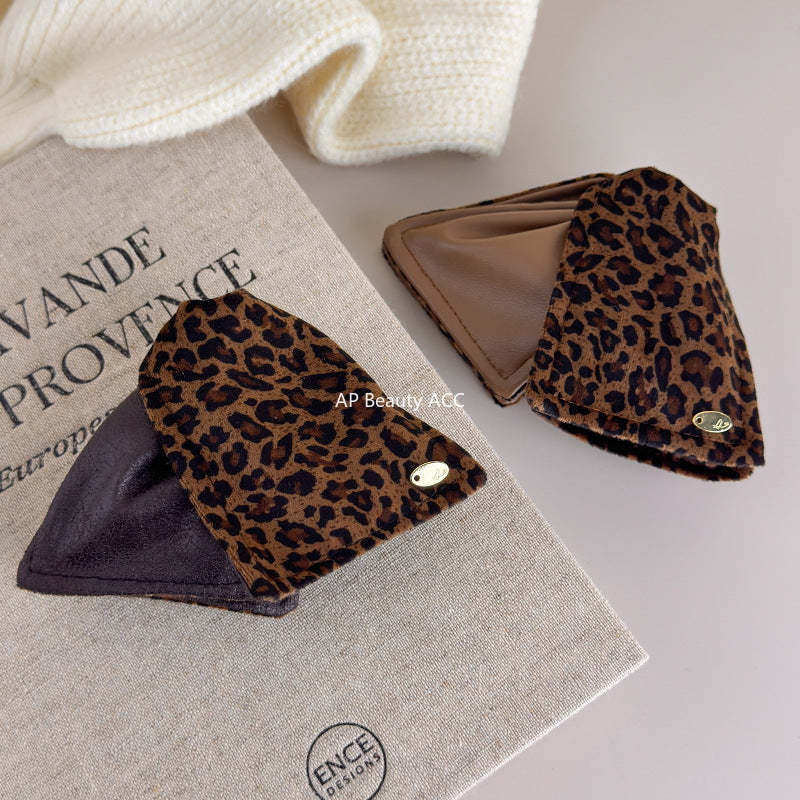 E관 - 가죽 호피무늬 삼각형 빈티지 집게핀 [27617] 25.10-5