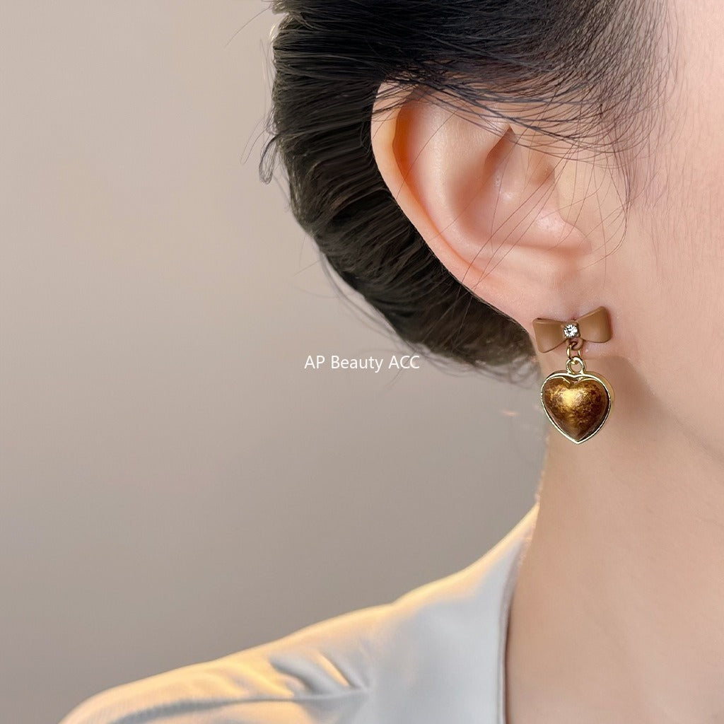 C관 - 925 은침 브라운 큐빅 리본 하트 모양 귀걸이 [7018] 25.11-1