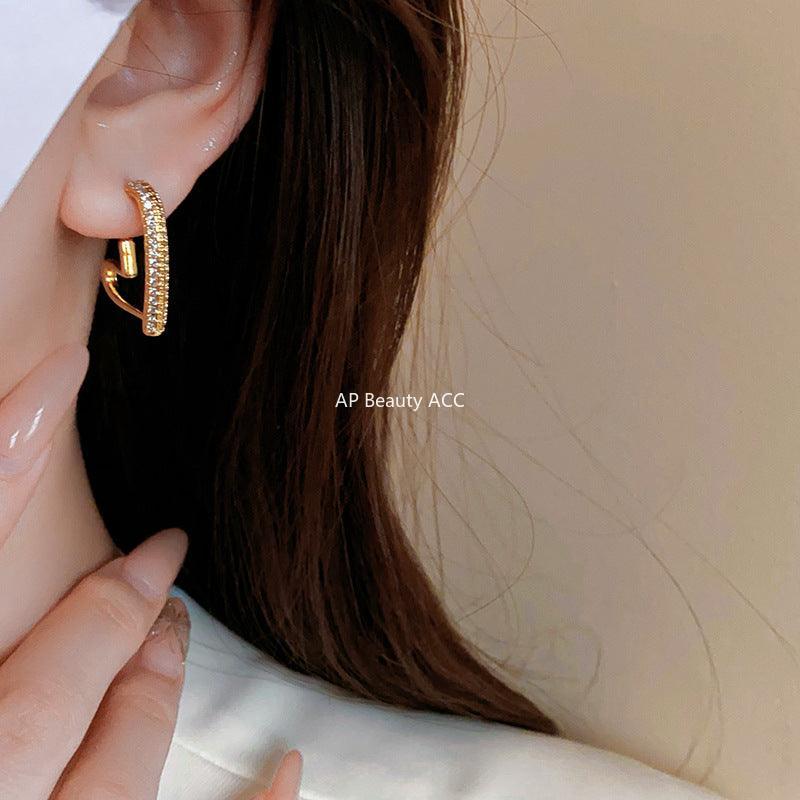 C관 - 18K 도금 은침 하트 진주 큐빅 인스타 감성 메탈 귀걸이 [E8288] 24.02-1