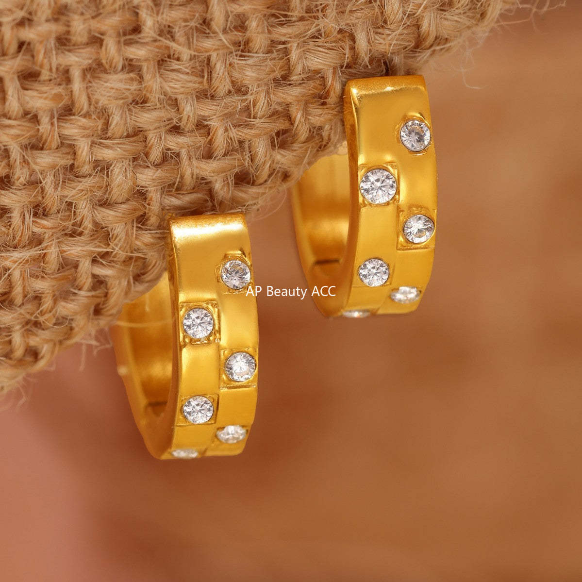 D관 - C형 큐빅 PVD 18K 도금 스테인리스 스틸 귀걸이 [F573] 25.03-4