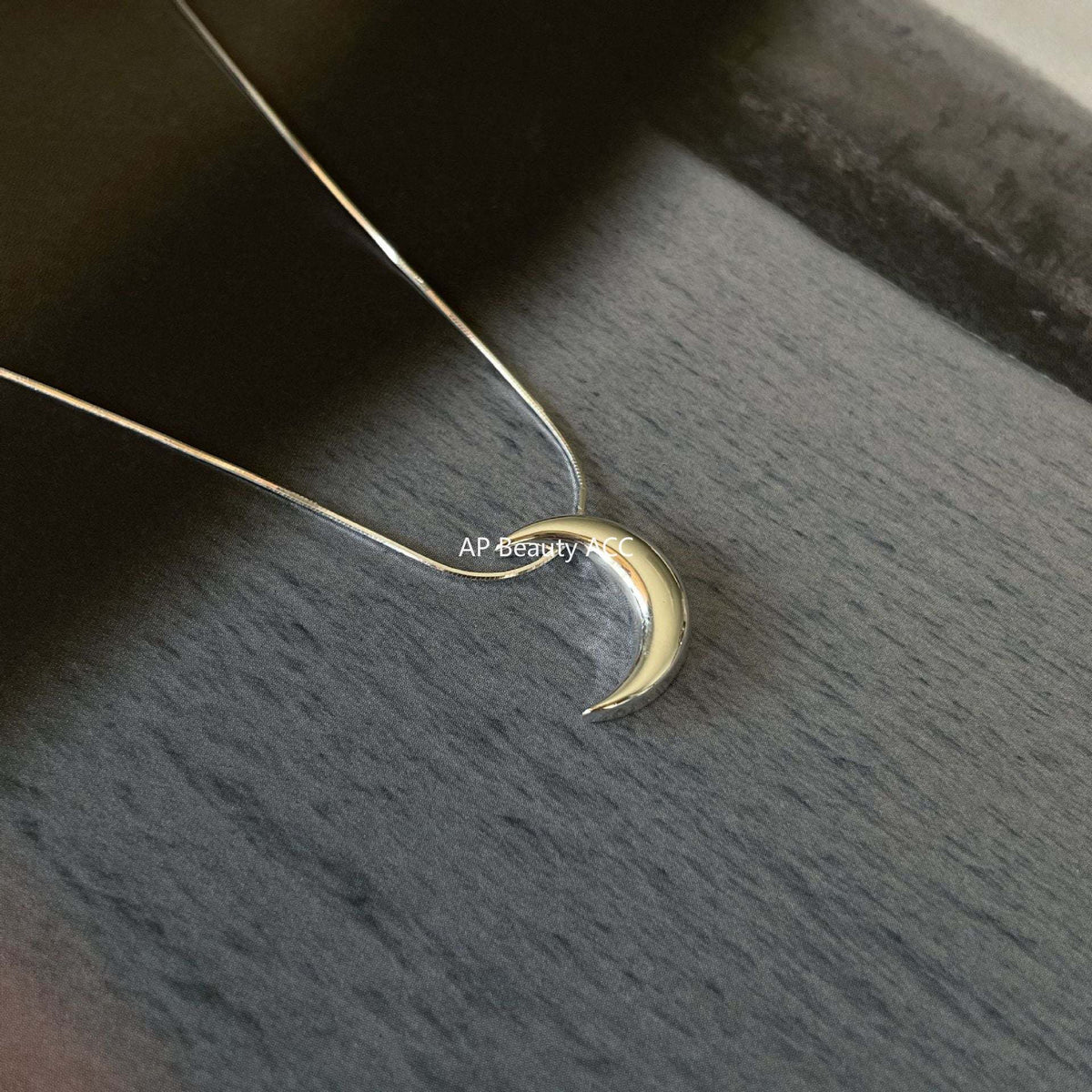 F관 - 925 실버 달 디자인 목걸이 [B1168] 25.12-3