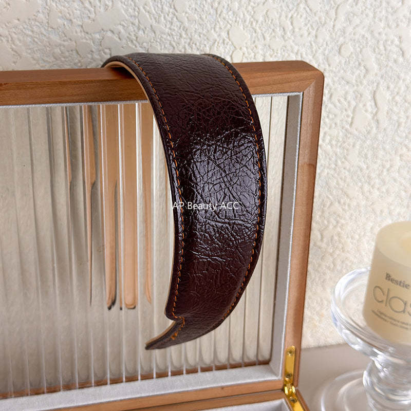 E관 - 브라운 PU 가죽 체크 패턴 와이드 머리띠 [27603] 25.10-4