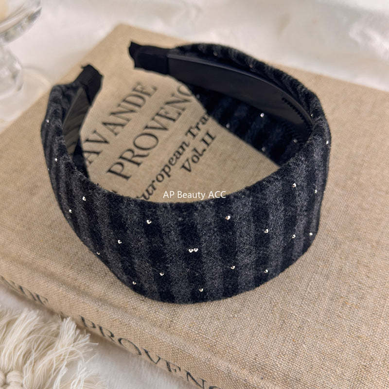 E관 - 큐빅 체크 울 와이드 머리띠 [27510] 25.09-4