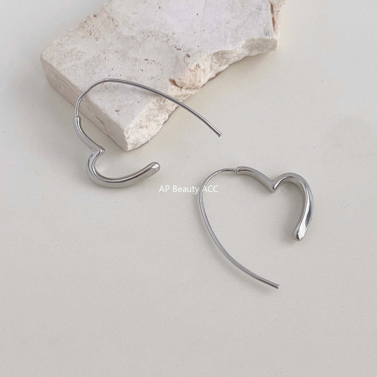 C관 - 심플 모던 감각 하트 인스타 감성 귀걸이 [4234] 24.06-2