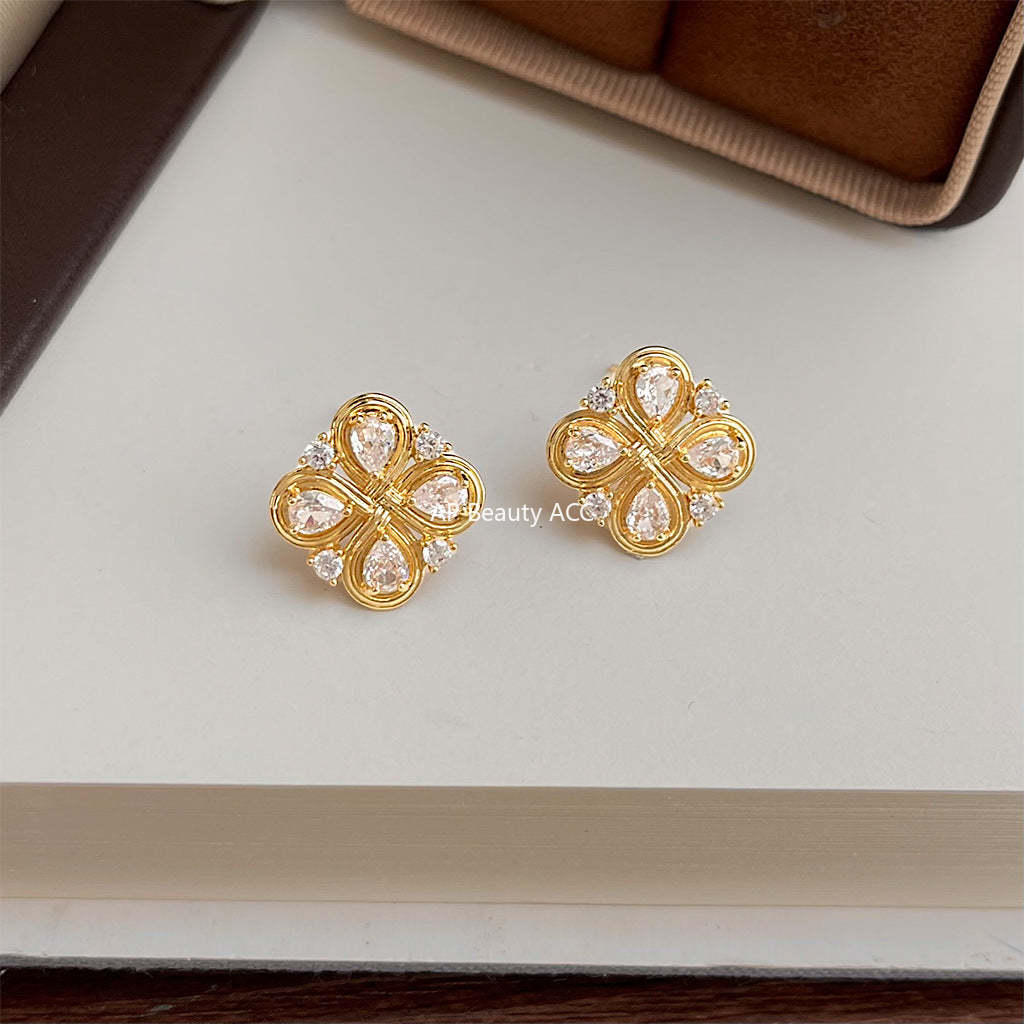 C관 - 매듭 큐빅 클로버 디자인 925 은침 귀걸이 [7155] 25.11-4