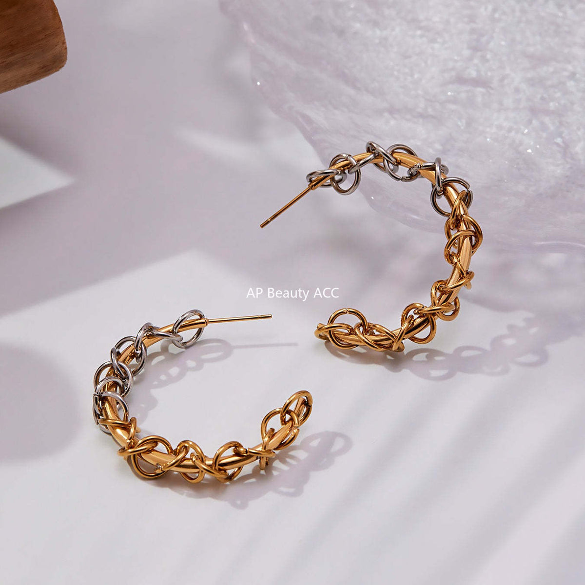 D관 - 스테인리스 18K 도금 투톤 꼬임 C형 귀걸이 [F677] 25.10-5