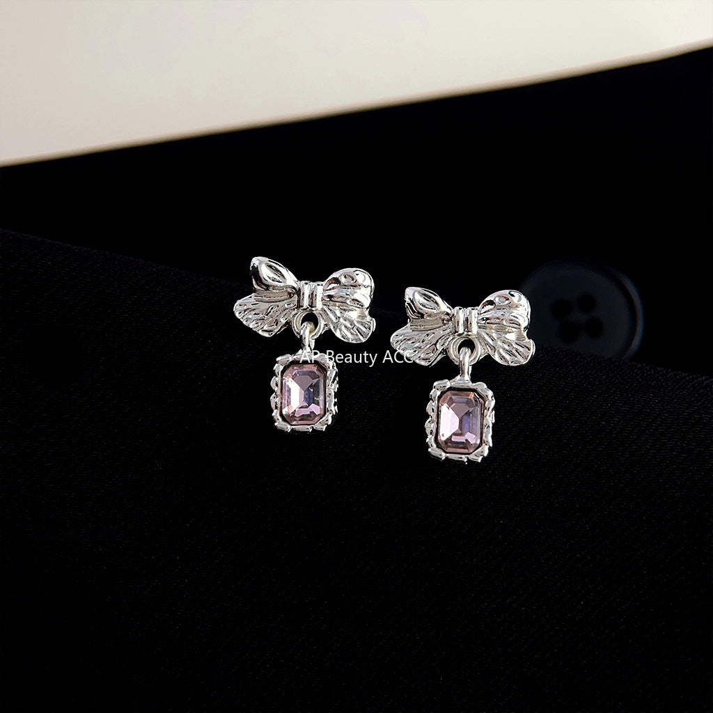 C관 - 핑크 유리 크리스탈 리본 귀걸이 [3958] 24.05-1