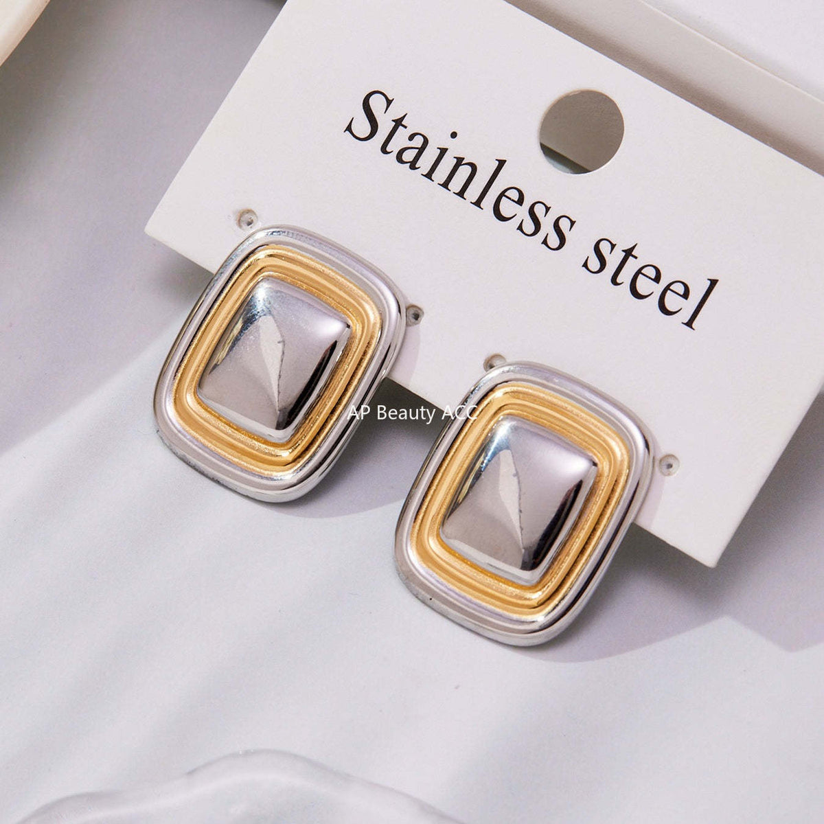 D관 - 스테인리스 18K 도금 8자형 스퀘어 모양 귀걸이 [F625-F626] 25.10-5