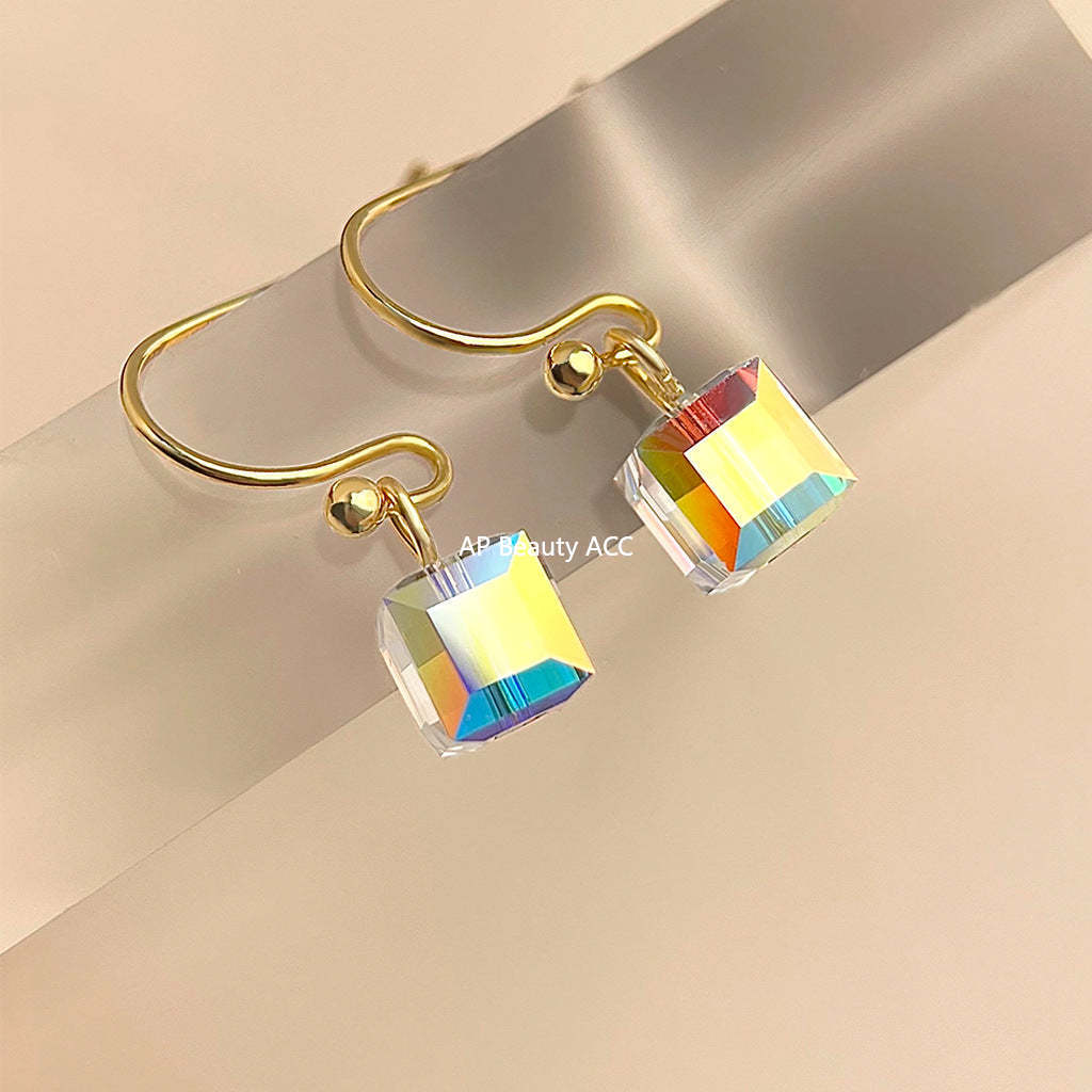 C관 - 스와로브스키 크리스탈 사각형 큐브 후크형 귀걸이 [5555] 25.02-2