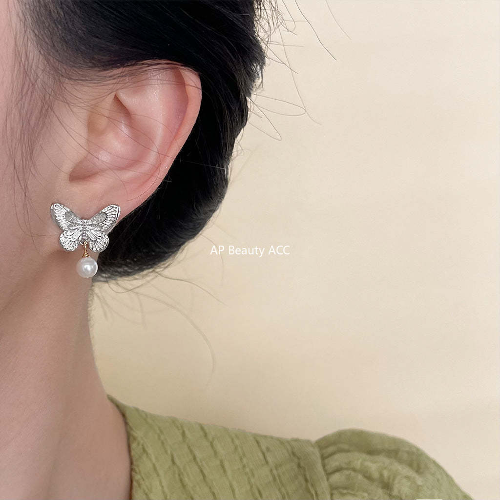 C관 - 나비 모양 우아한 디자인 감각 백금 도금 귀걸이 [4601] 24.07-4