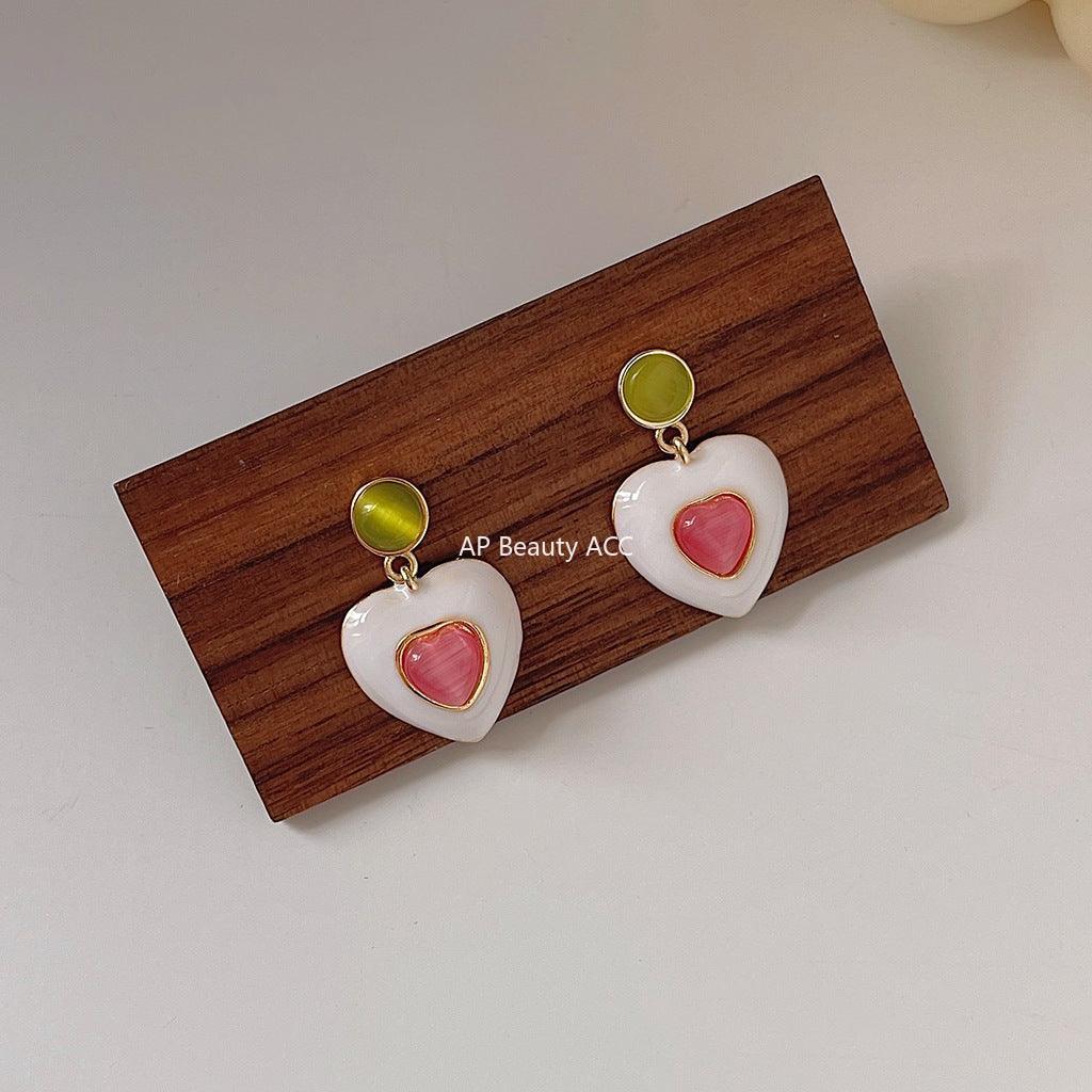C관 - 핑크 글라스 묘안석 하트 디자인 산뜻한 화이트 휴양지 스타일 귀걸이 [A63] 24.03-3