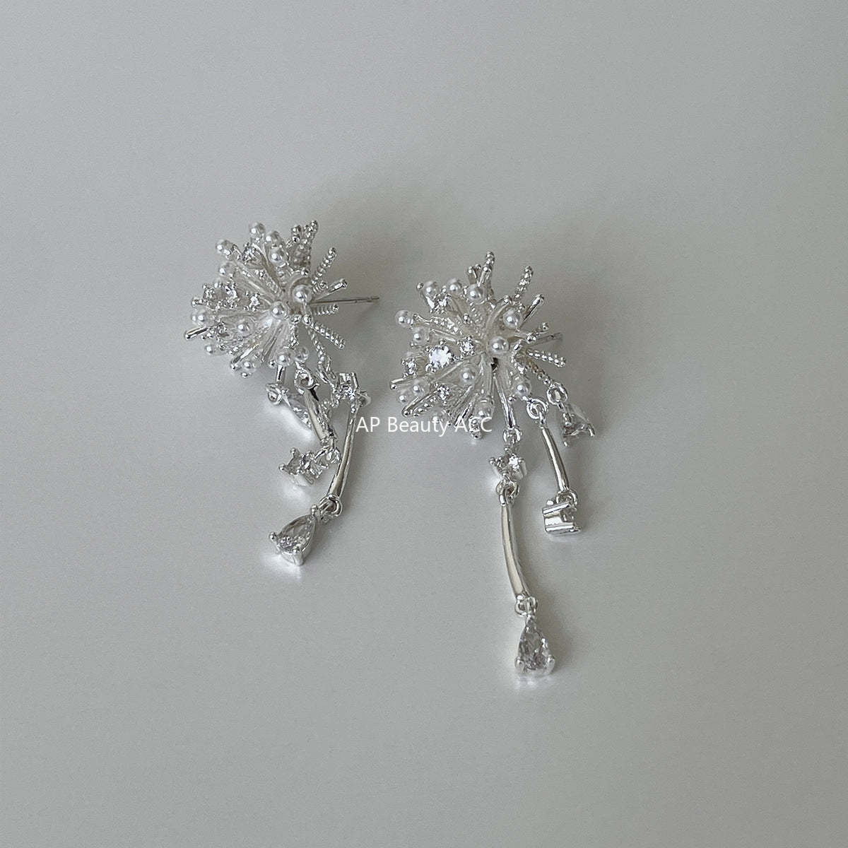 A관 - 큐빅 불꽃 디자인 드롭 귀걸이 [EH-4076] 25.10-4