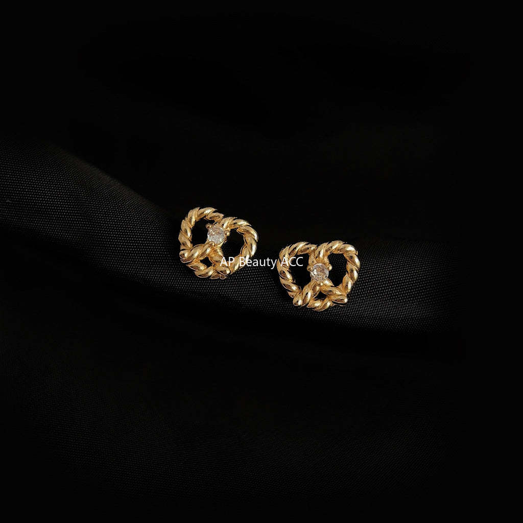 C관 - 미니 큐빅 간결한 하트 14K 도금 은침 귀걸이 [3694] 24.04-1