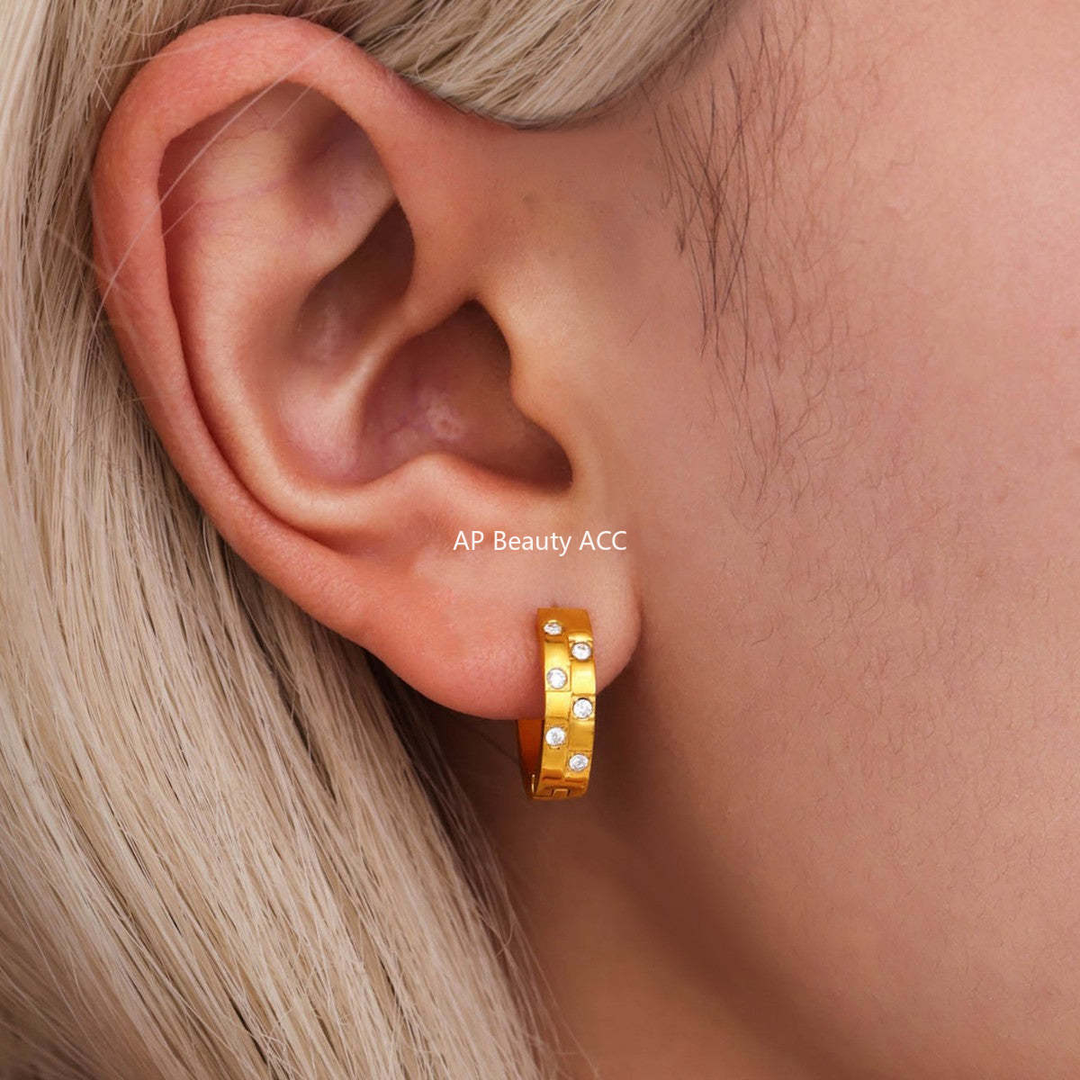 D관 - C형 큐빅 PVD 18K 도금 스테인리스 스틸 귀걸이 [F573] 25.03-4