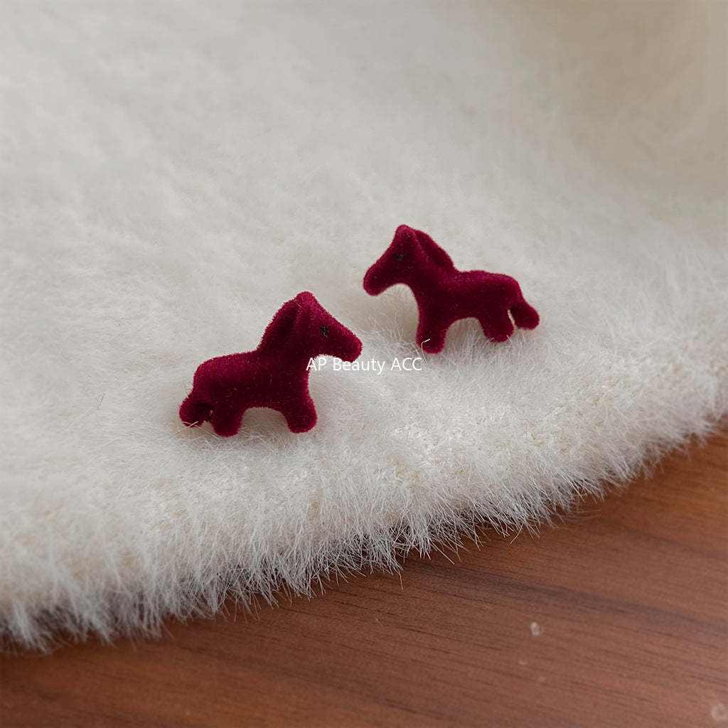 C관 - 벨벳 와인레드 말 모양 925 은침 귀걸이 [7188] 25.12-1