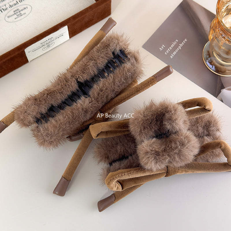 E관 - 브라운 퍼 리본 대형 집게핀 [27715] 25.11-4