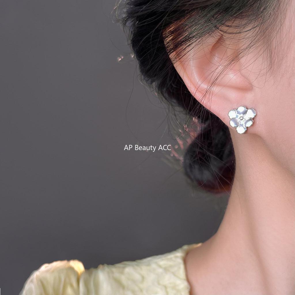 C관 - 무광 실버 진주 플라워 925 은침 귀걸이 [5829] 25.04-2