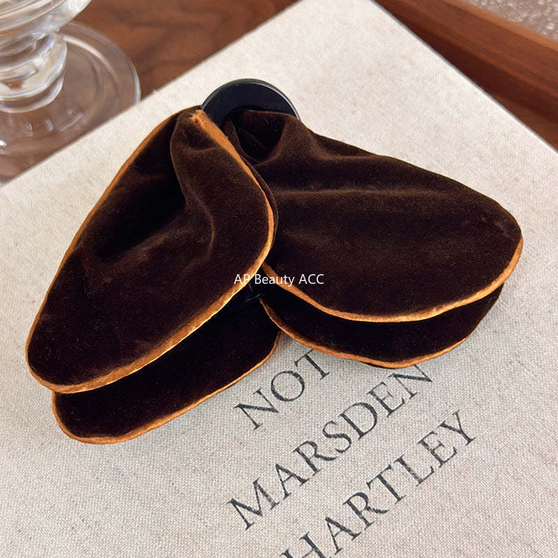 E관 - 벨벳 나비 모양 삼각형 집게핀 [27586] 25.10-4