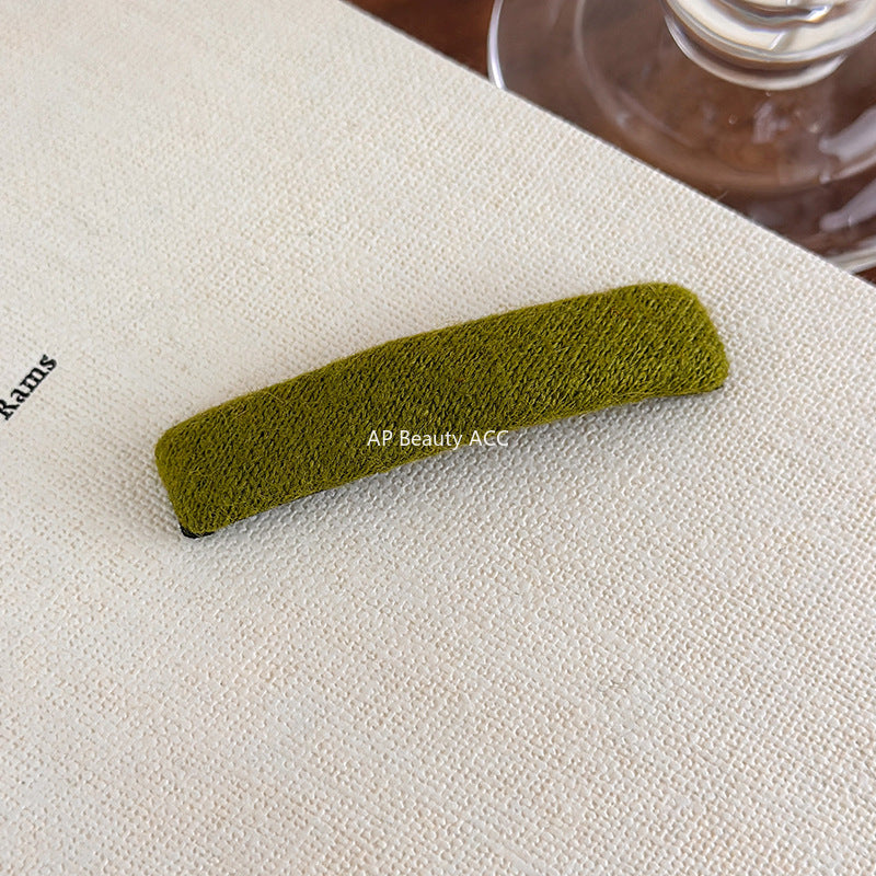 E관 - 컬러 퍼 소재 옆머리용 일자 헤어핀 [27574] 25.10-3