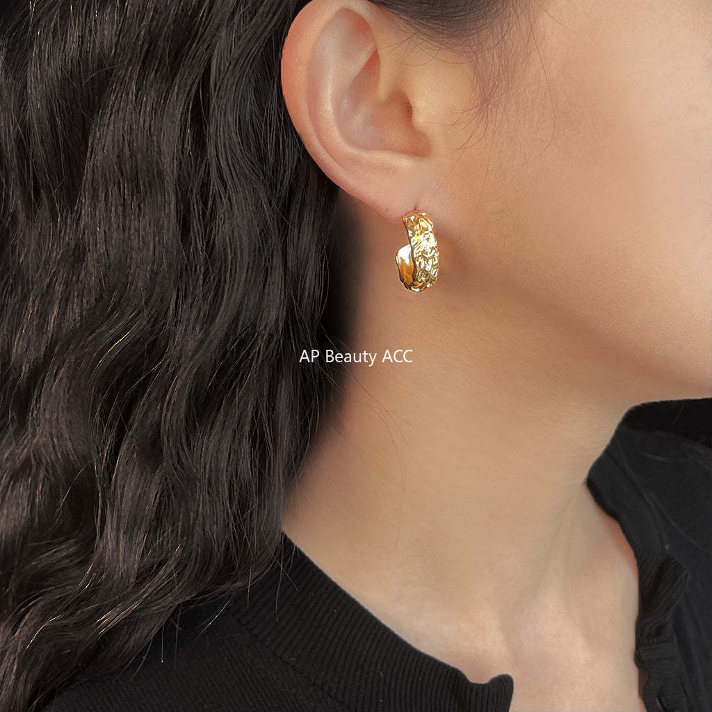 C관 - 텍스처 패턴 반원형 18K 도금 925 은침 귀걸이 [5761] 25.03-4