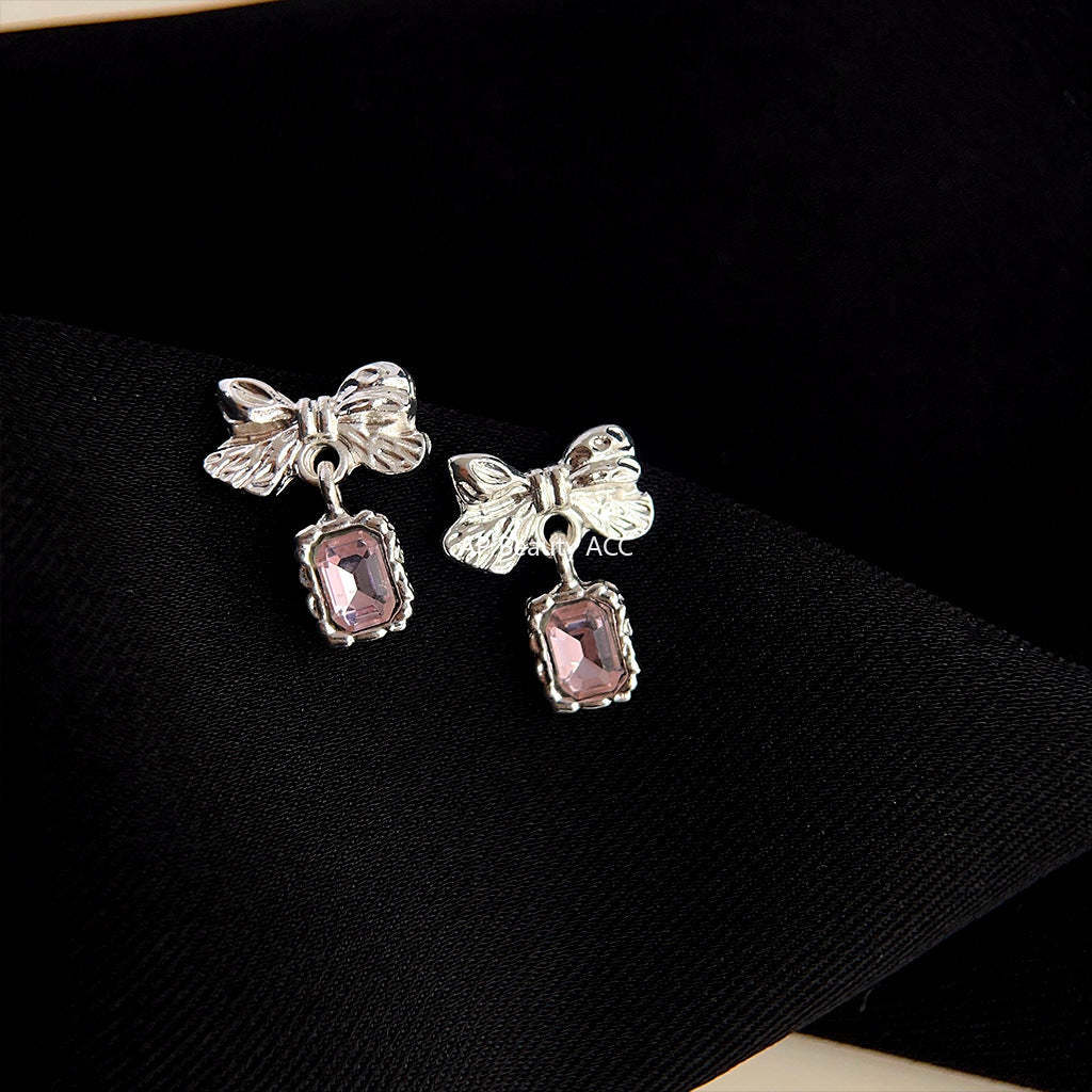 C관 - 핑크 유리 크리스탈 리본 귀걸이 [3958] 24.05-1