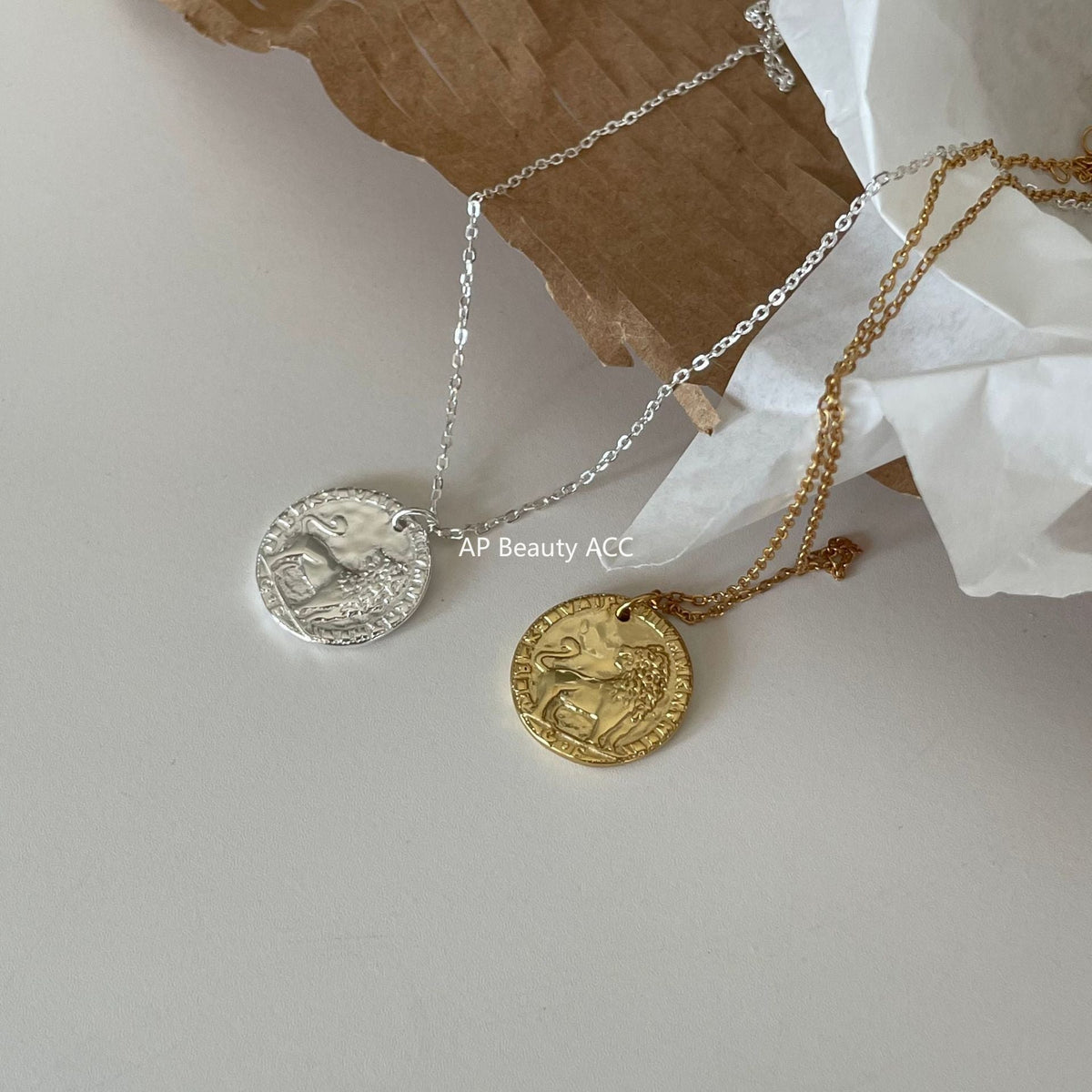 F관 - 925 실버 사자 엠보싱 원형 펜던트 목걸이 [B771] 25.11-2