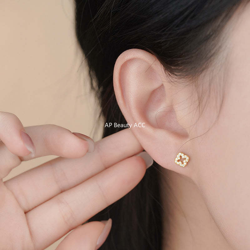 B관 - 999 실버 네잎클로버 디자인 큐빅 귀걸이 [YC7533E] 25.11-3