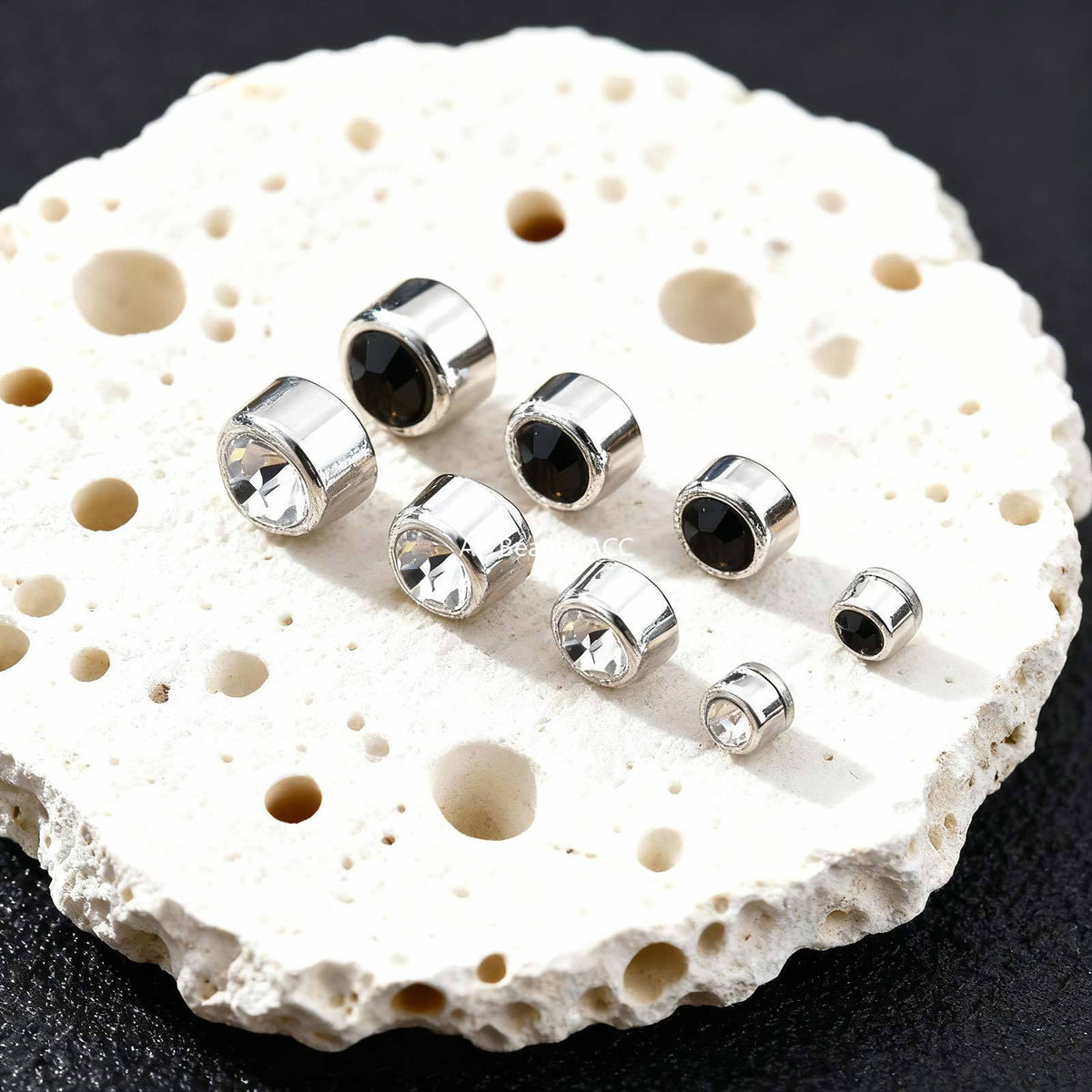 G관 - 플라스틱 소재 큐빅 귀찌 귀걸이 [ES-331] 25.12-1