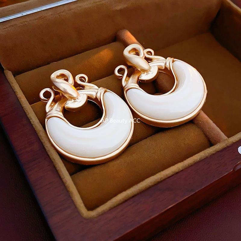 C관 - 레트로 실버 오픈 원형 레진 엘레강스 유니크 귀걸이 [E365] 24.02-1