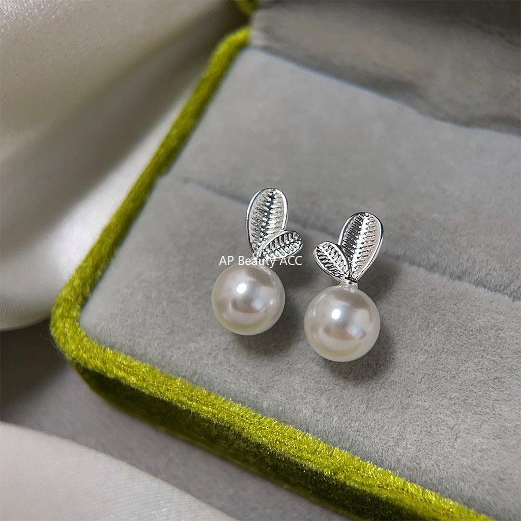 C관 - 디자인 감각이 돋보이는 작은 잎사귀 은침 귀걸이 [3640] 24.03-4