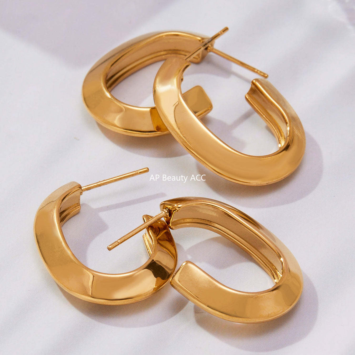 D관 - 스테인리스 18K 도금 삼각 곡면 디자인 귀걸이 [F623] 25.10-5