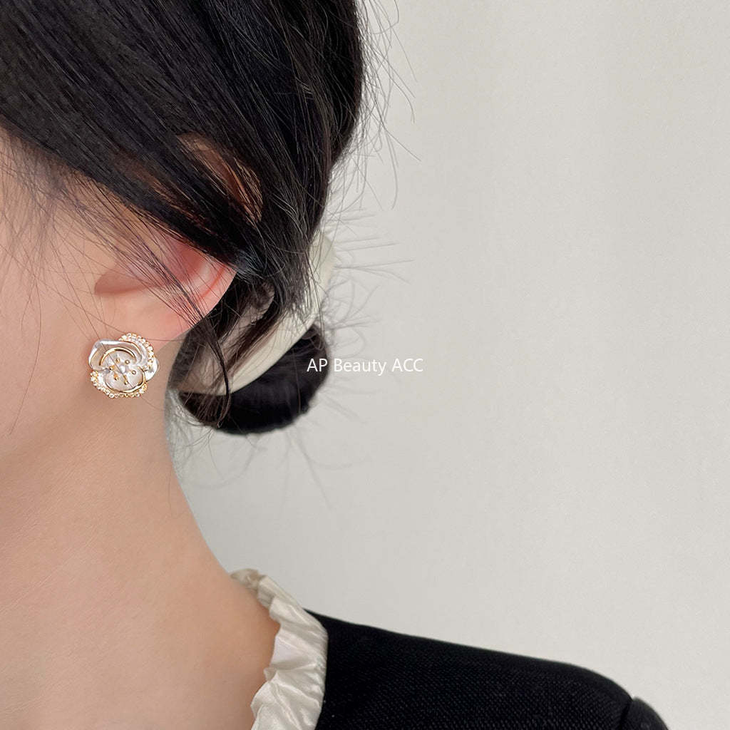 C관 - 숲 속 스타일 고급스러운 14K 도금 은침 산다화 귀걸이 [4061] 24.05-3