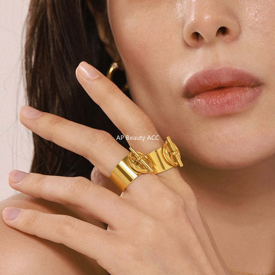 D관 - 18K 도금 OT 버클 와이드 스테인리스 스틸 반지 [A485] 25.03-1