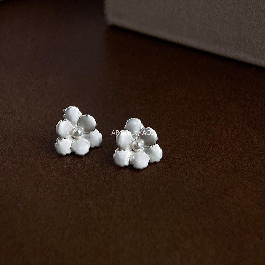 C관 - 무광 실버 진주 플라워 925 은침 귀걸이 [5829] 25.04-2