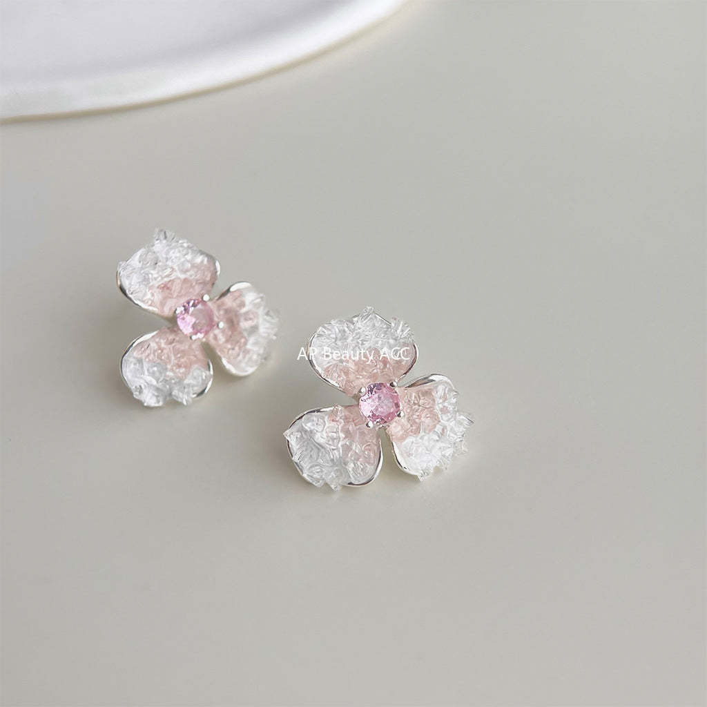 C관 - 분홍색 그라데이션 글라스 크리스탈 벚꽃 스윗한 귀걸이 [4550] 24.07-3